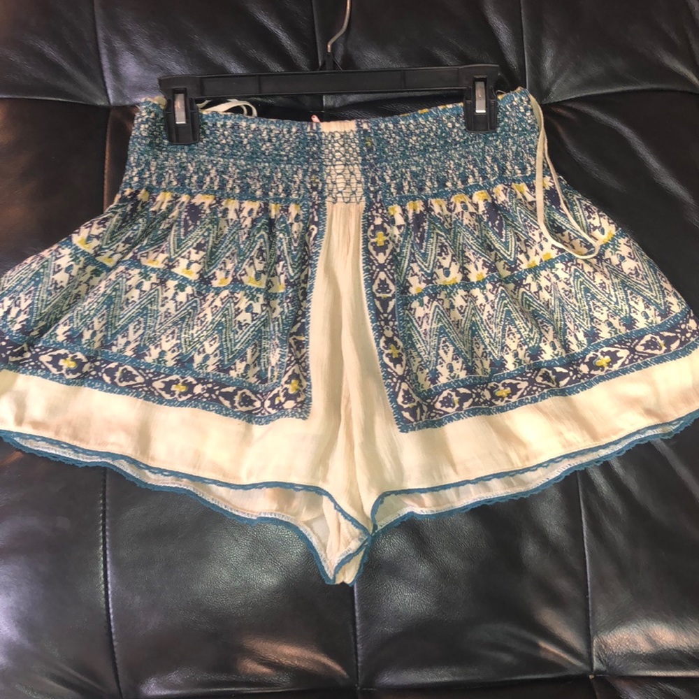 FREE PEOPLE SUMMER SHORTS!